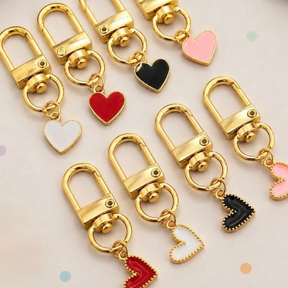 8 Kids Heart Charm Keychain Set – Backpack & Bag Clips Valentine’s Day